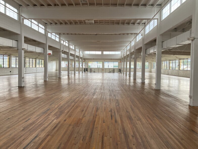 More Photos Of 104 Monterey Street, Cowan Industrial For Sale