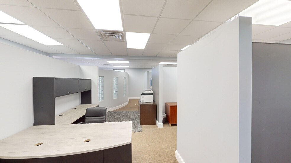 More Photos Of 4300-4356 E Grand River Ave, Howell Office For Sale