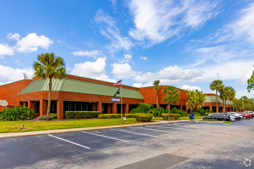 Primary Photo Of 6301 Hazeltine National Dr, Orlando Industrial For Lease