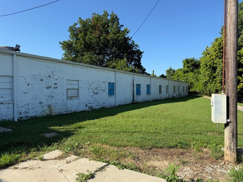 More Photos Of 201 Lee St, Tallulah Apartments For Sale