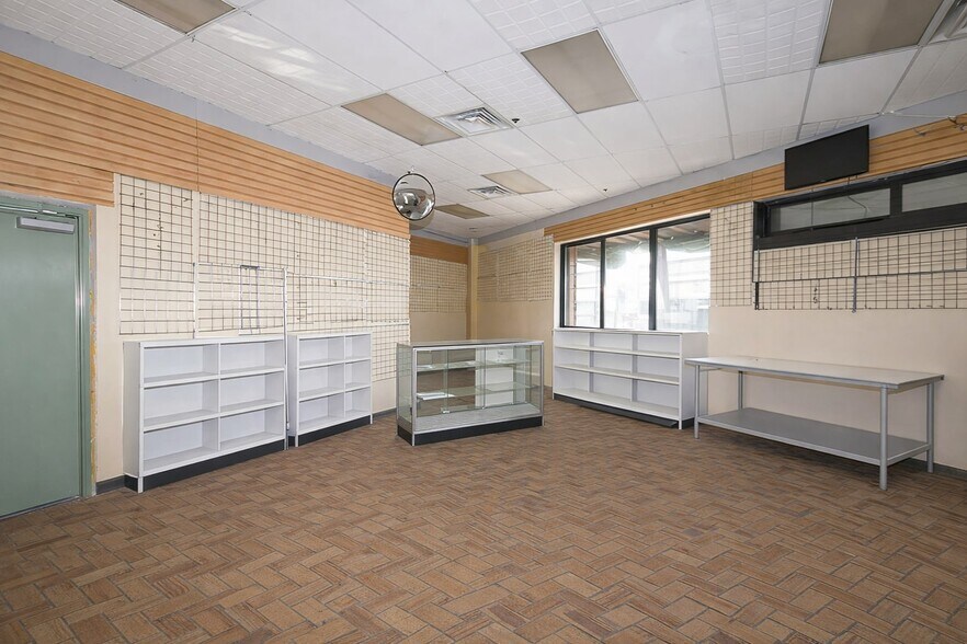 More Photos Of 10909 Rockaway Blvd, South Ozone Park Storefront For Lease