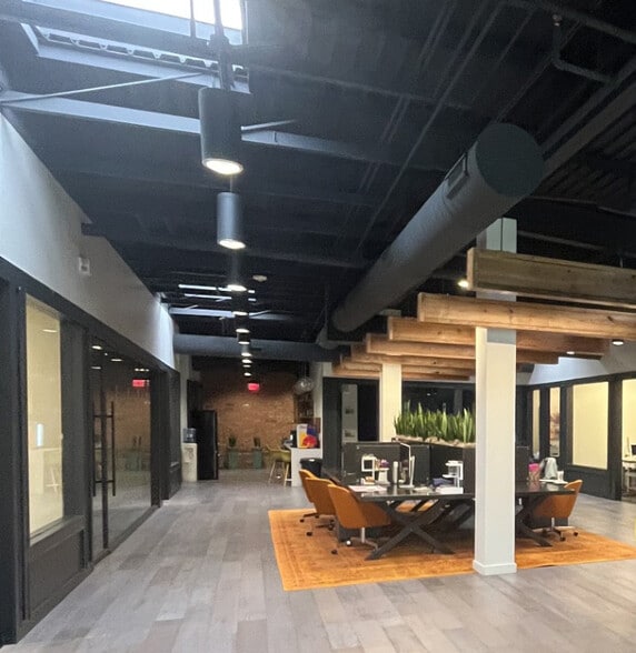 More Photos Of 2616-2618 Main St, Dallas Storefront Retail Office For Lease