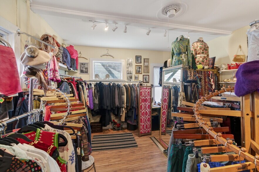 More Photos Of 5-9 Rock City Rd, Woodstock Storefront Retail Residential For Sale