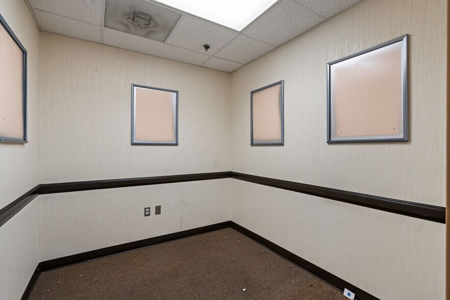 More Photos Of 1701 Airline Hwy, Hollister Freestanding For Lease