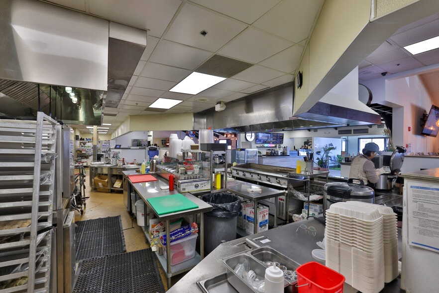 More Photos Of 15775 E Arapahoe Rd, Centennial Restaurant For Sale