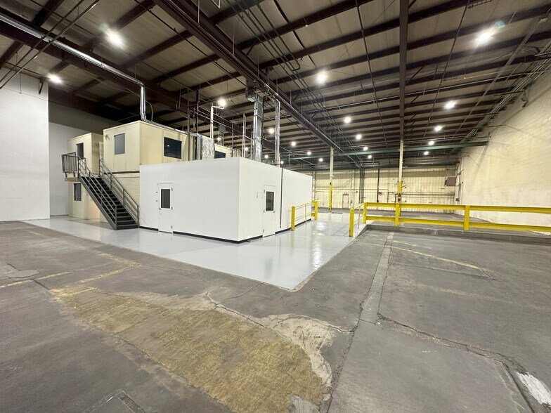 More Photos Of 100 Chapel Harbor Dr, Pittsburgh Manufacturing For Lease