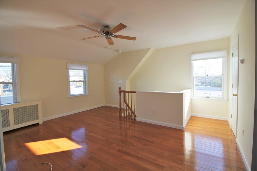More Photos Of 270 Larkfield Rd, East Northport Storefront Retail Office For Sale