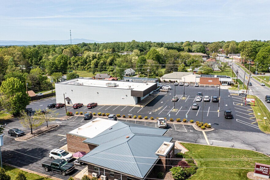 More Photos Of 721 Malcolm Blvd, Rutherford College Medical For Lease