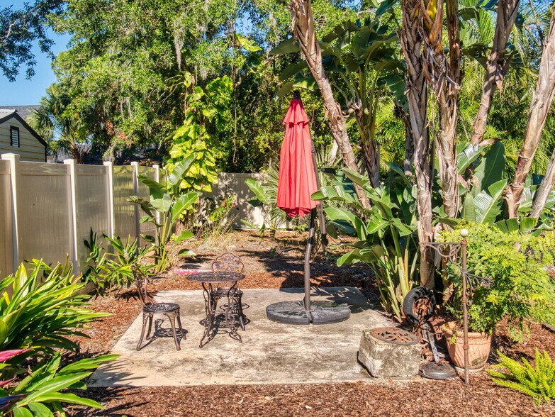 More Photos Of 215 Washington st, New Smyrna Beach Office Residential For Sale