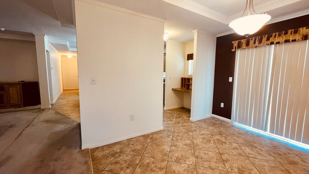 More Photos Of 1613 W San Antonio St, Marfa Specialty For Sale