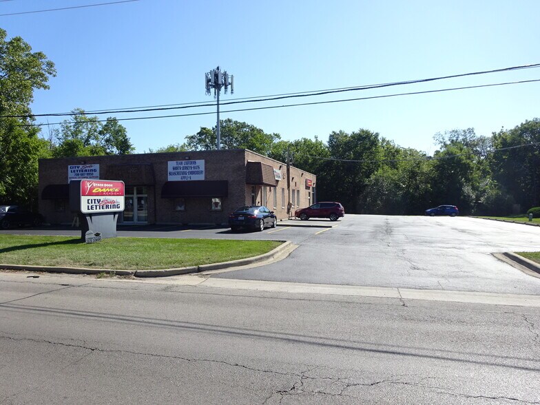 More Photos Of 15801 Oak Park Ave, Oak Forest Showroom For Lease