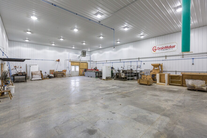 More Photos Of 497 Stevensville Airport Rd, Stevensville Warehouse For Sale