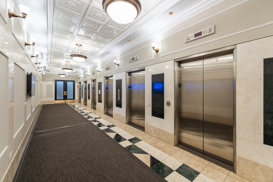 More Photos Of 17 N State St, Chicago Office For Lease