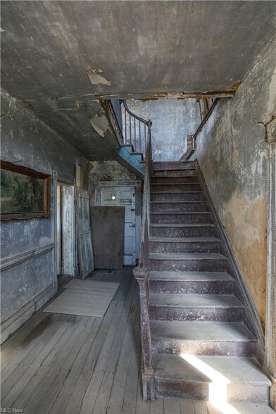 More Photos Of 9401 Tallmadge Rd, Diamond Hotel For Sale