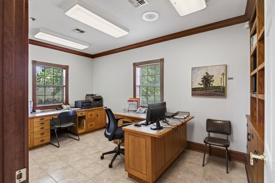 More Photos Of 641 Acorn Dr, Harrisonburg Manufacturing For Sale