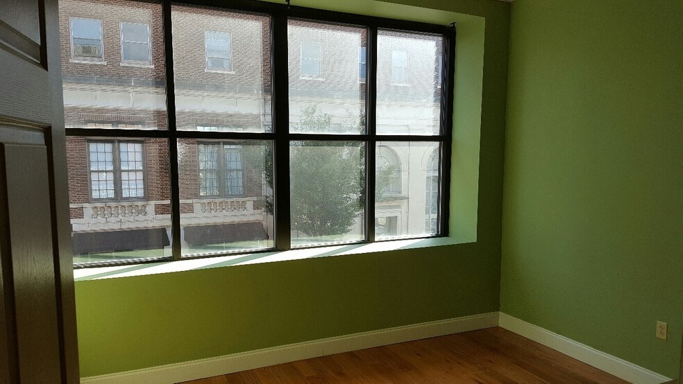 More Photos Of 9 Union St N, Concord Office For Sale