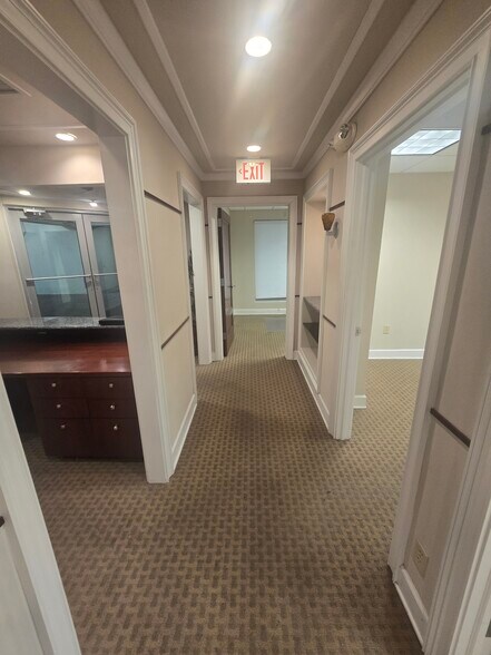 More Photos Of 4601 N Park Ave, Chevy Chase Apartments For Sale
