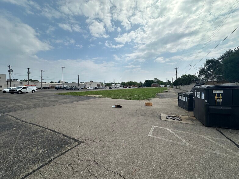 More Photos Of 4118 E Town and Country Rd, Kettering Office For Sale