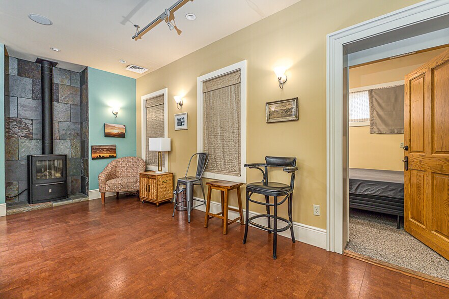 More Photos Of 399 Sinsinawa Ave, East Dubuque Specialty For Sale