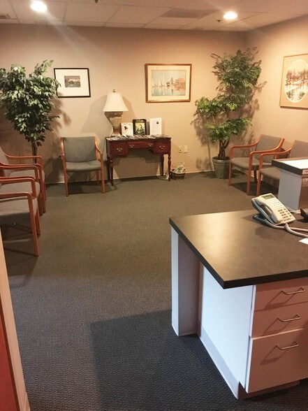 More Photos Of 1450 Ritchie Hwy, Arnold Storefront For Lease