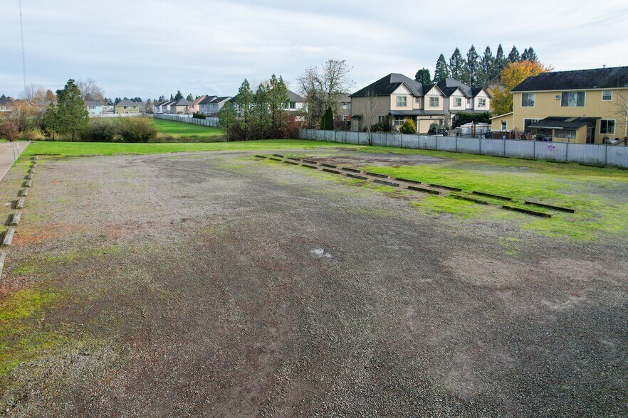 More Photos Of 1850 45th Ave NE, Salem Religious Facility For Lease