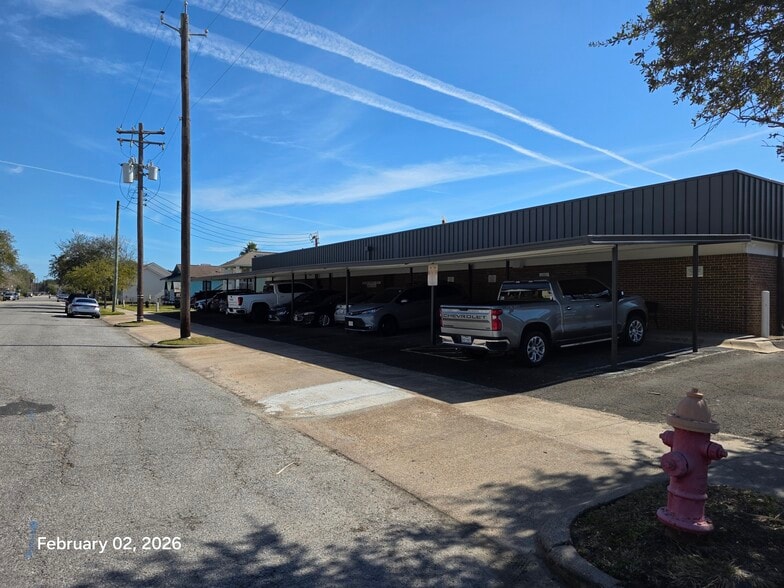 More Photos Of 3828 Avenue N, Galveston Hospital For Lease