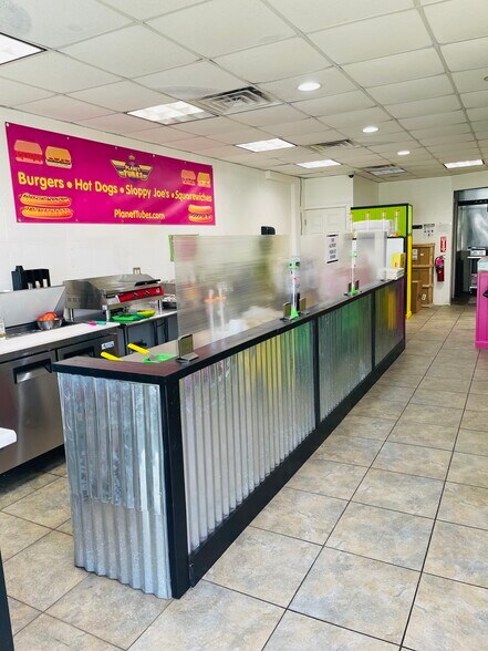 More Photos Of 78-88 Bayville Ave, Bayville Storefront Retail Residential For Lease