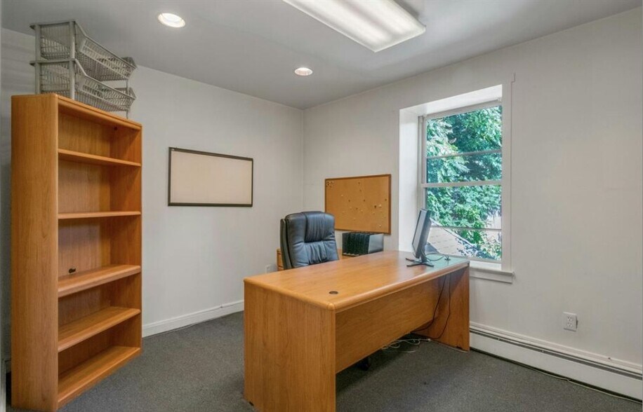 More Photos Of 29 Haines Rd, Bedford Hills Loft Creative Space For Lease