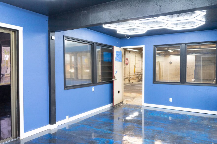 More Photos Of 1500-1502 Washington St, Vancouver Light Distribution For Lease