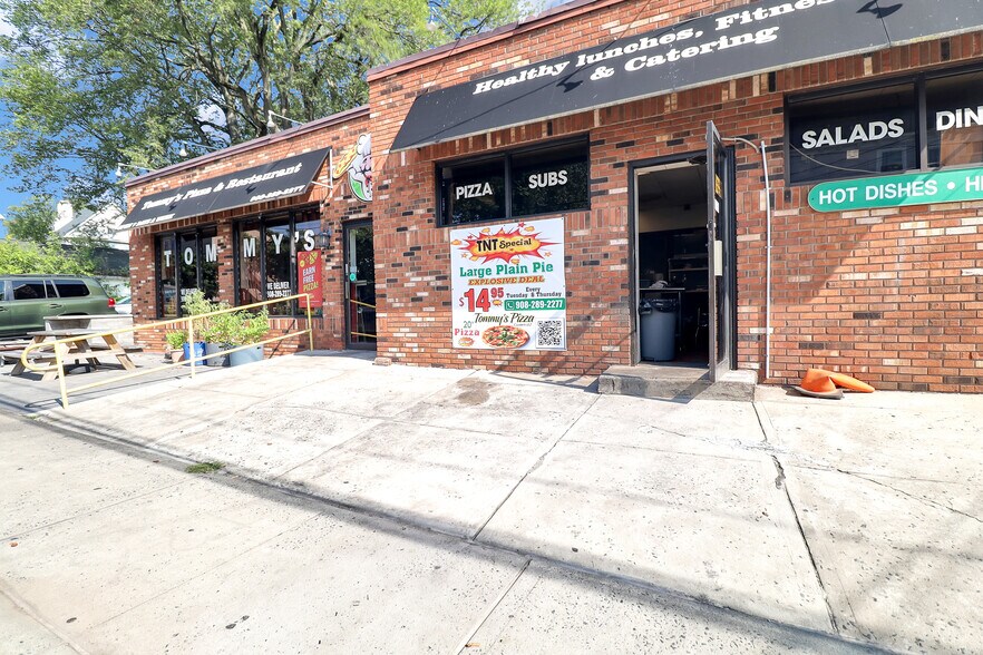 More Photos Of 600 Adams Ave, Elizabeth Restaurant For Sale