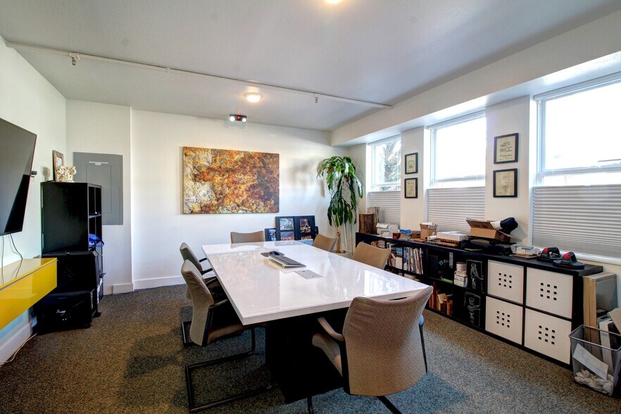 More Photos Of 2930 Broadway St, Boulder Office For Sale