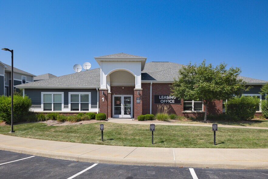 More Photos Of 1 Campus Edge Dr, Edwardsville Apartments For Sale
