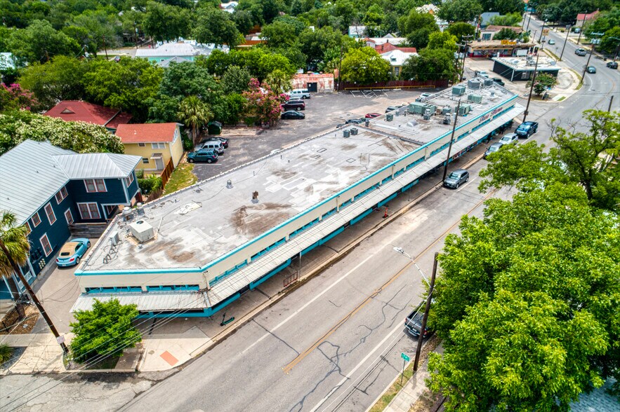 More Photos Of 1012-1032 S Presa St, San Antonio Unknown For Lease