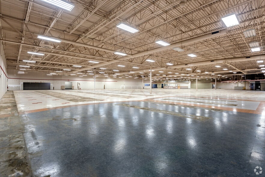 More Photos Of 2910-2918 Mount Holly Huntersville Rd, Charlotte Unknown For Lease