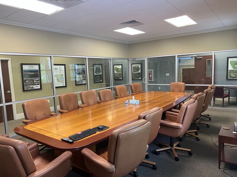 More Photos Of 550 Long Point Rd, Mount Pleasant Medical For Lease