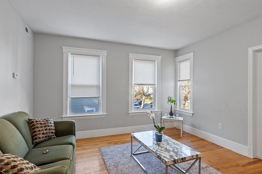 More Photos Of 36-38 Houghton St, Worcester Apartments For Sale