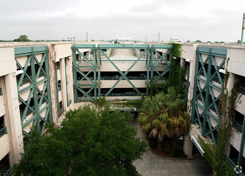 More Photos Of 24-28 Ann St, Charleston Parking Garage For Lease