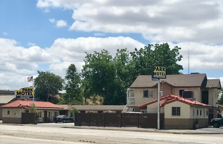 Primary Photo Of 821 Golden State Ave, Bakersfield Hotel For Sale