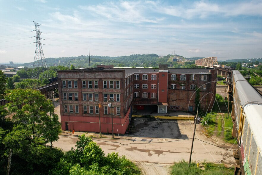 More Photos Of 1275 Budd St, Cincinnati Warehouse For Sale