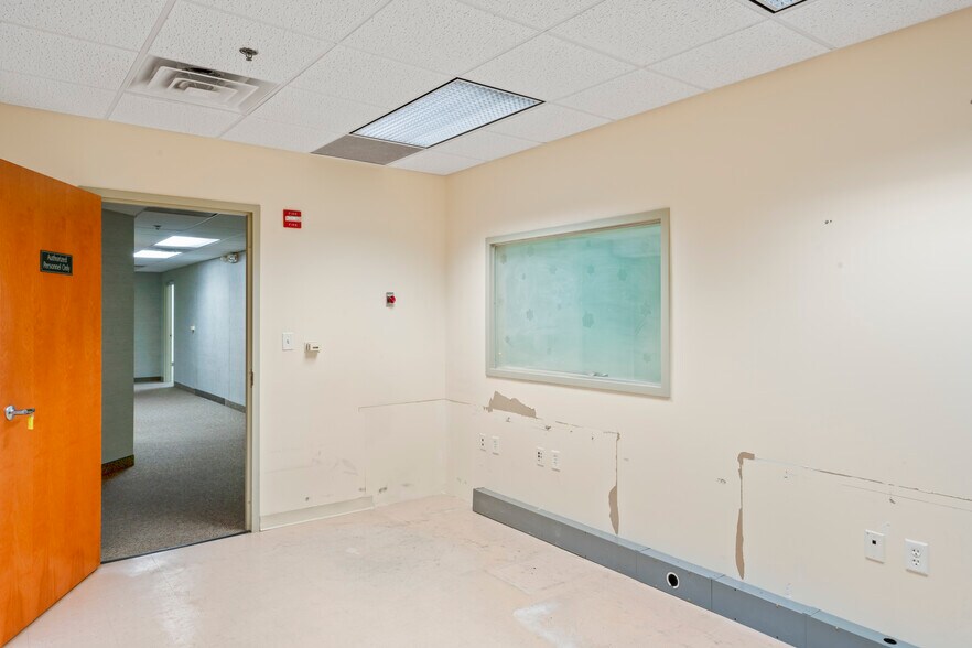 More Photos Of 46B Thomas Johnson Dr, Frederick Medical For Sale