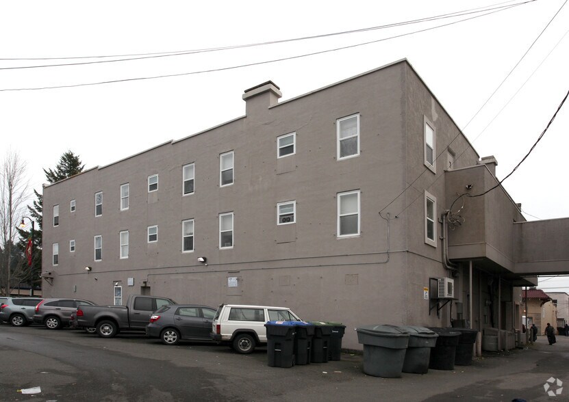 More Photos Of 101-109 W Railroad St, Shelton Apartments For Lease
