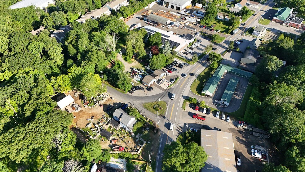 More Photos Of 390 Smith Ridge Rd, South Salem Service Station For Sale