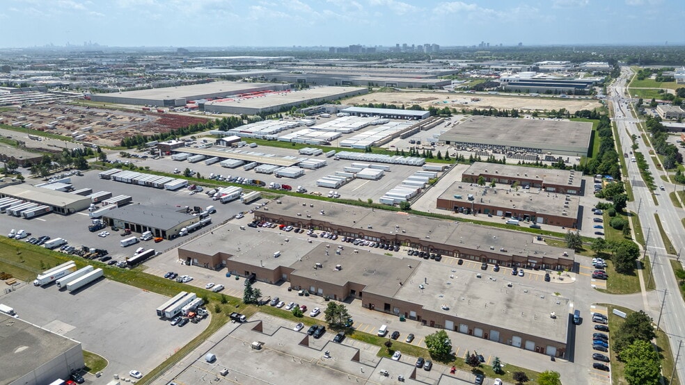 More Photos Of 2053 N Williams Pky, Brampton Light Distribution For Sale