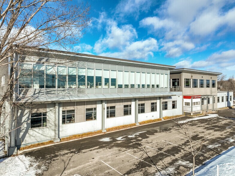 Primary Photo Of 3365-3367 Sainte-Anne Boul, Québec Office For Sale