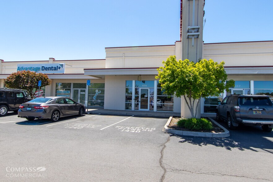 More Photos Of 3835 SW 21st St, Redmond Unknown For Lease