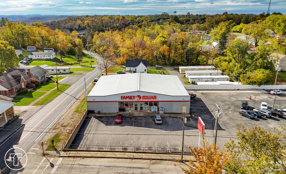 More Photos Of 215 E Walnut St, West Union Freestanding For Sale