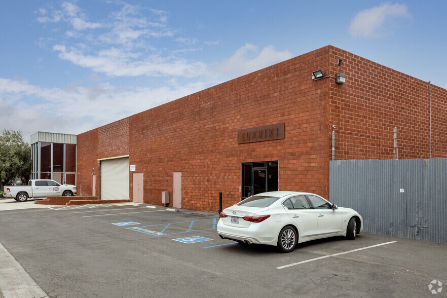 More Photos Of 14100 S Kingsley Dr, Gardena Manufacturing For Lease