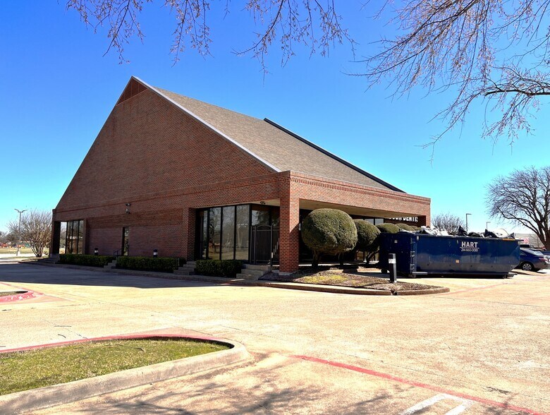 More Photos Of 1231 E Belt Line Rd, Richardson Medical For Lease