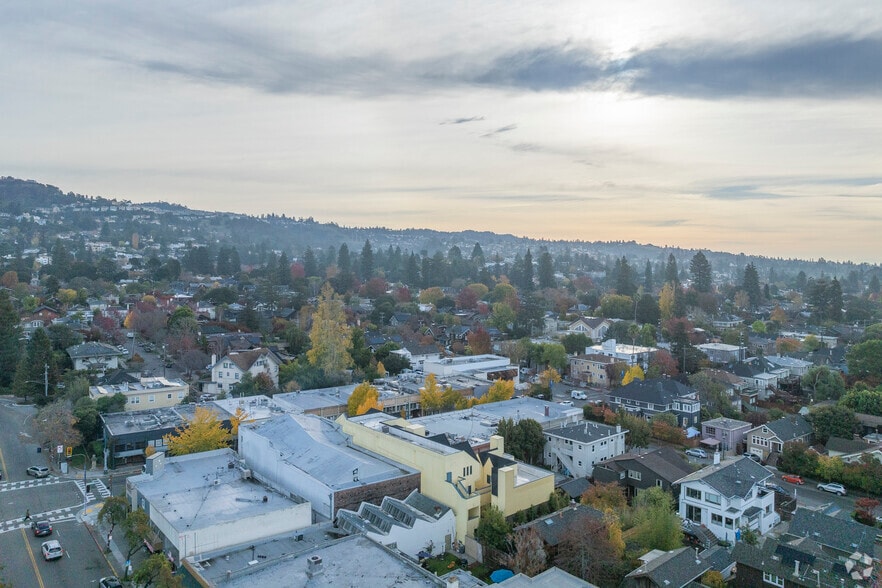 More Photos Of 2974-2980 College Ave, Berkeley Apartments For Lease