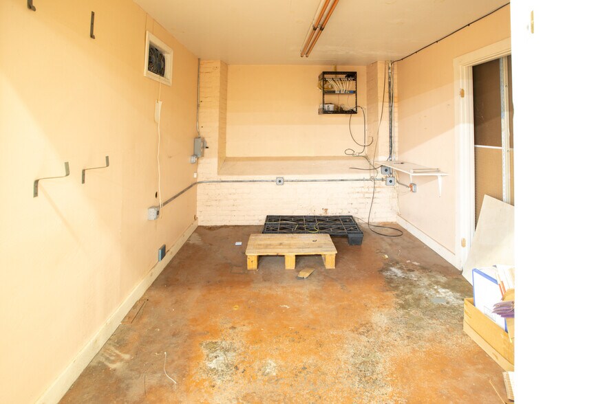 More Photos Of 15 Shaw St, Fall River Manufacturing For Lease